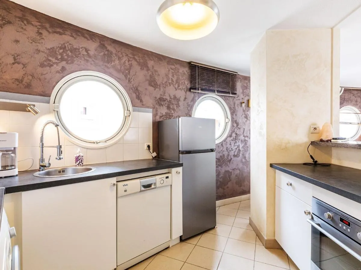 Apartment Le Nadir By Interhome Fréjus 0*,